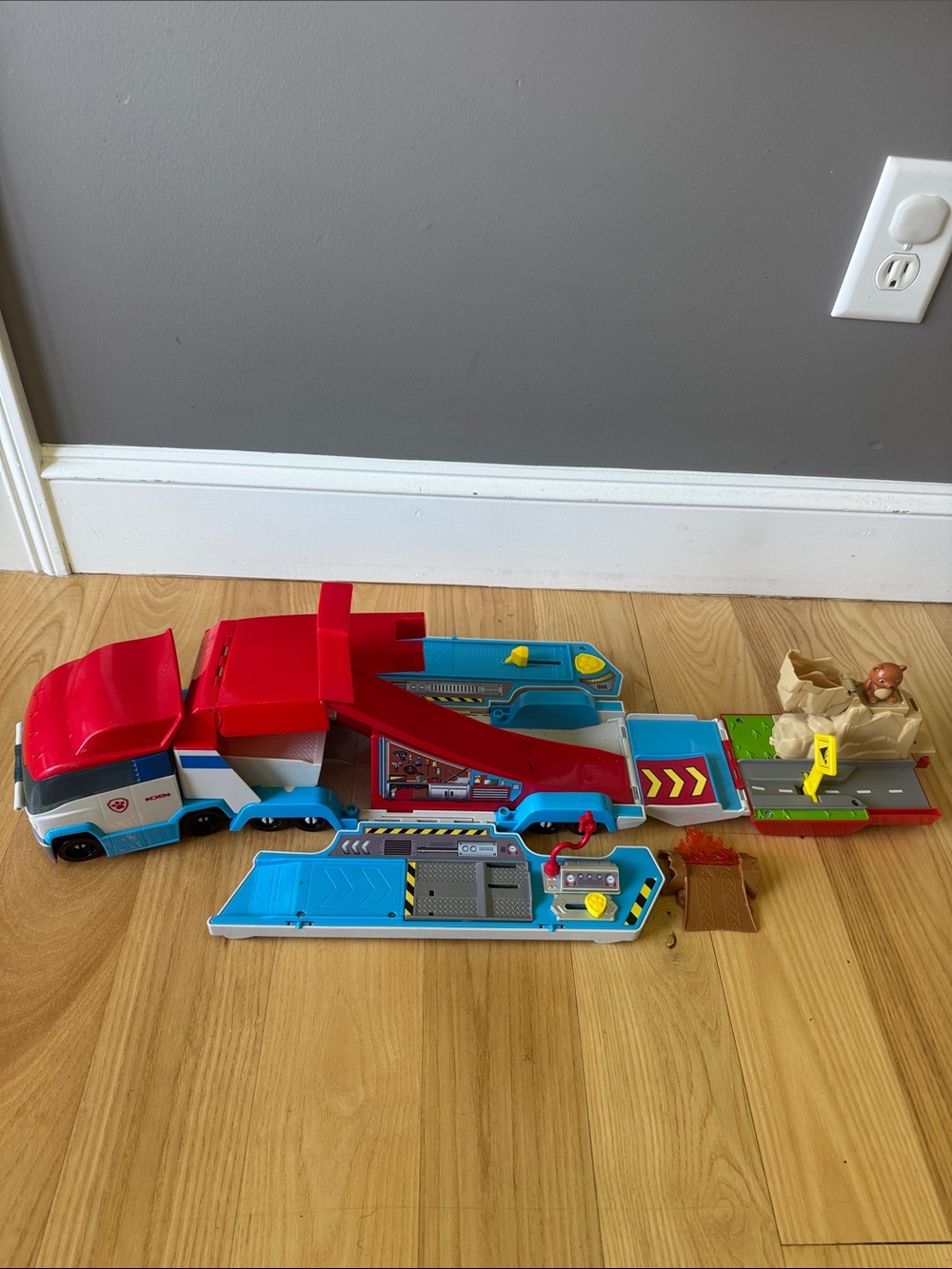 Paw Patrol Die Cast Vehicle Lot Mission Cruiser 13 Cars 5 Air Rescue Planes - Picture 16 of 16